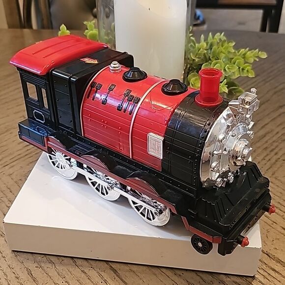 Kids train toy with working lights and sounds - Picture 9 of 9